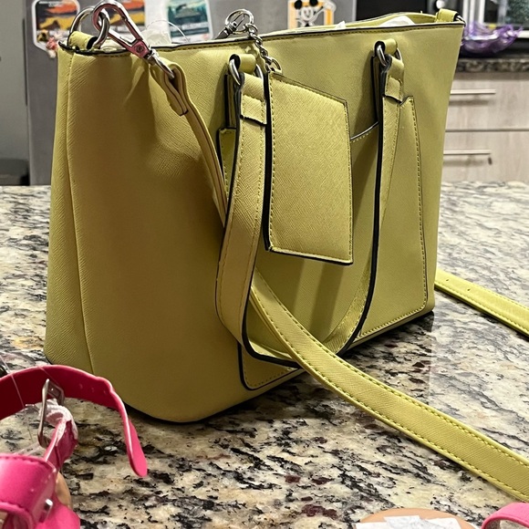 Lime Green Nine West Pocket Book and Credit Cards Holder - Picture 7 of 11